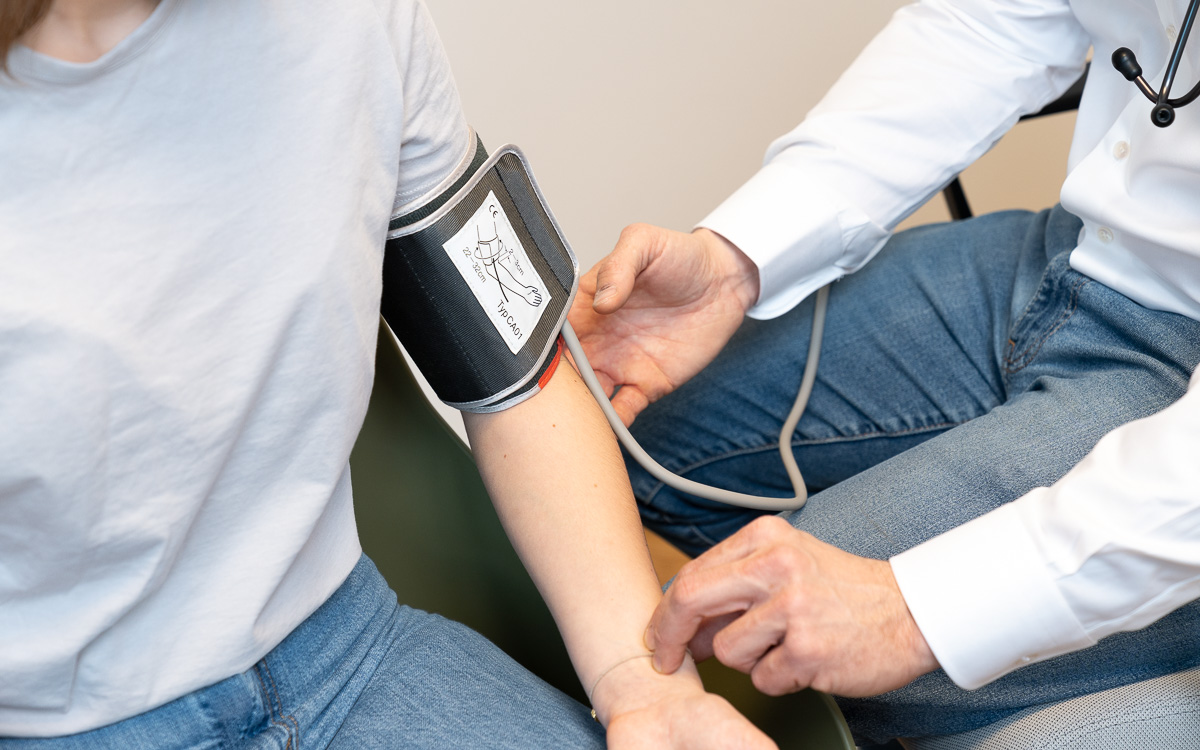 gesundheitszentrum-panoramastrasse-allgmeinmedizin-blutdruckmessung