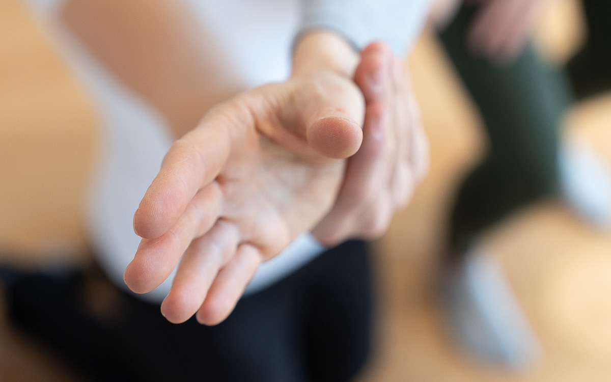 gesundheitszentrum-panoramastrasse-physiotherapie-hand